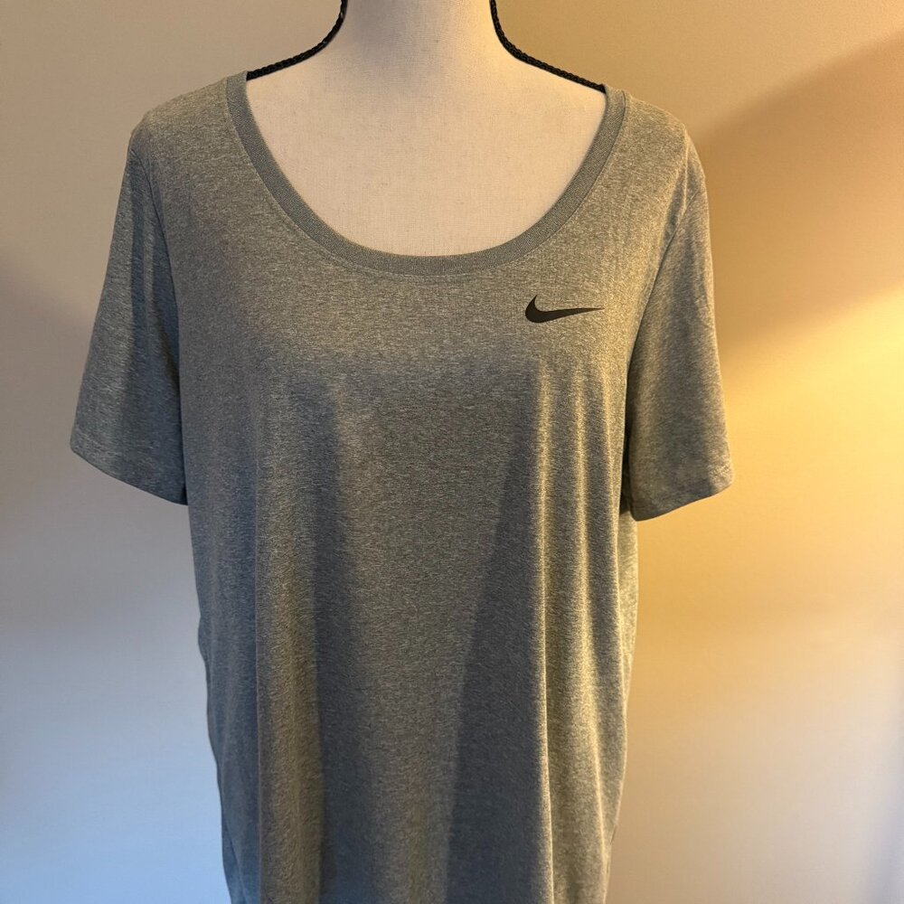 Gray Nike Dri-Fit Athletic Sports Shirt Moisture Wicking Fabric | Size XL